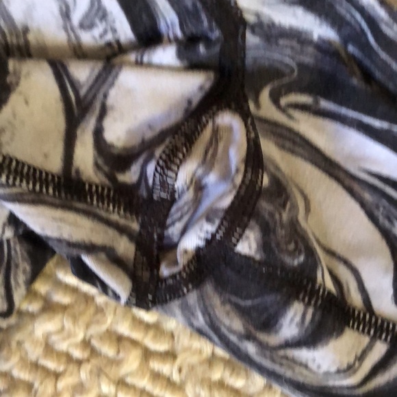 NWOT Victoria Secrets Sport leggings - Picture 9 of 10